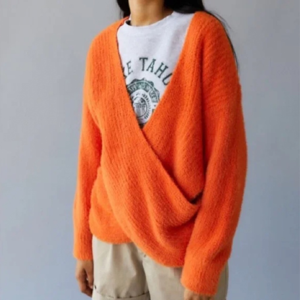 UO Reversible Wrap Knit Sweater - Picture 4 of 6